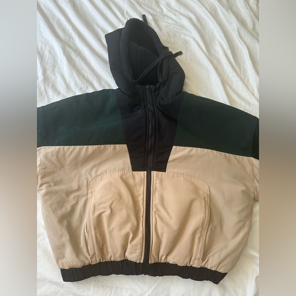 Alo Yoga Duality Reversible Sherpa Jacket - Picture 14 of 16